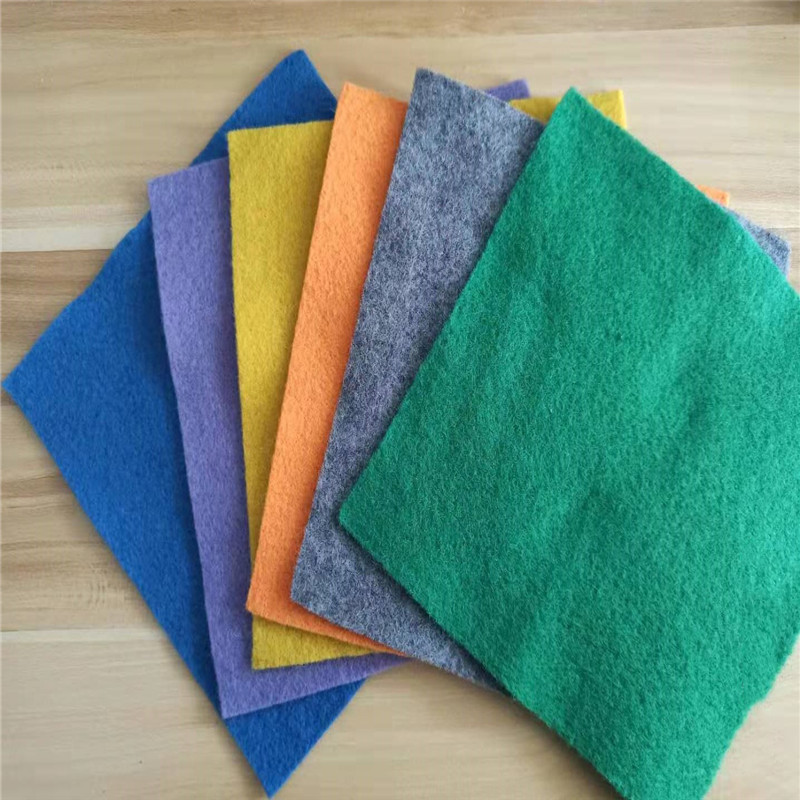 300g有紡土工布生產